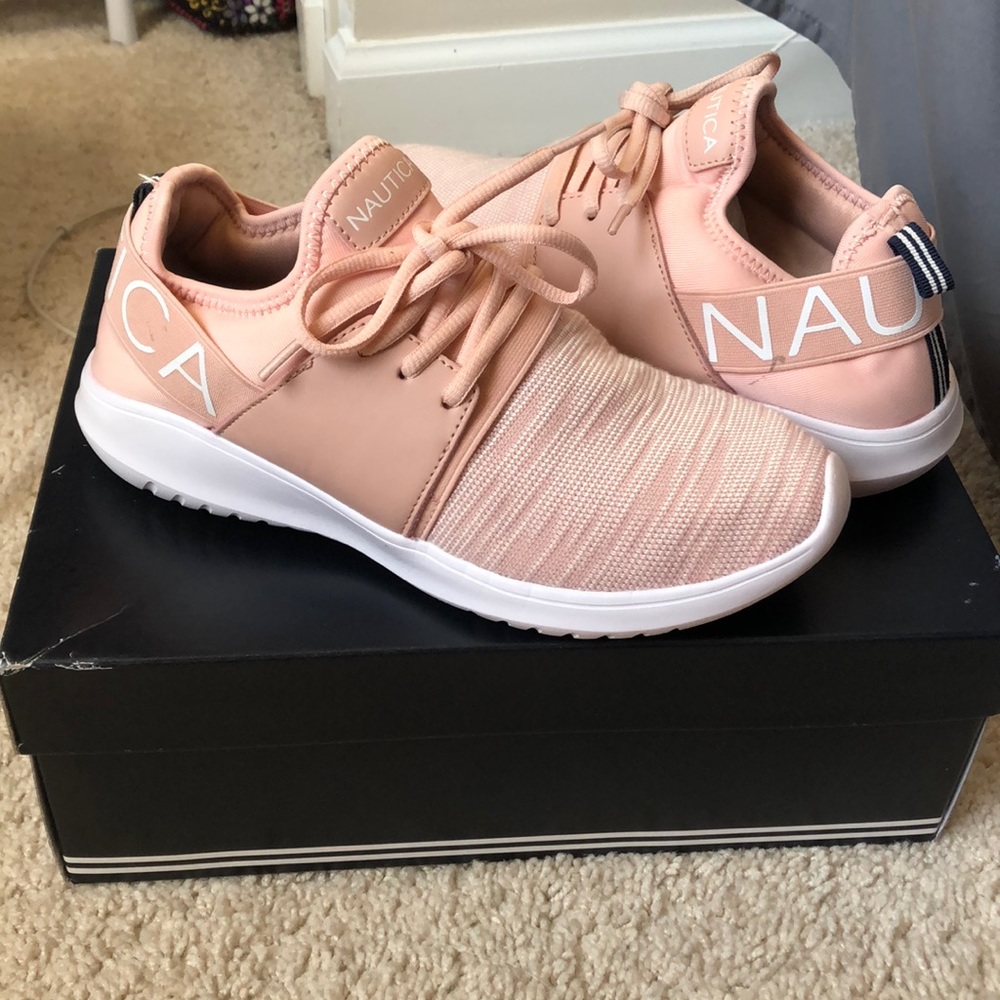 • Nautica Sneakers •